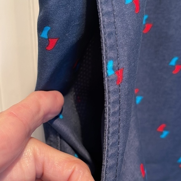 Quicksilver 🔥sale🔥🌟blue and red surf 🏄♂️ shorts - Picture 2 of 10